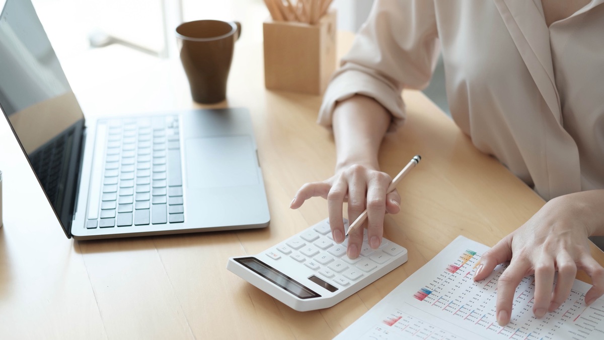 Small business financial statements and balance sheet prepared for year-end in Canada